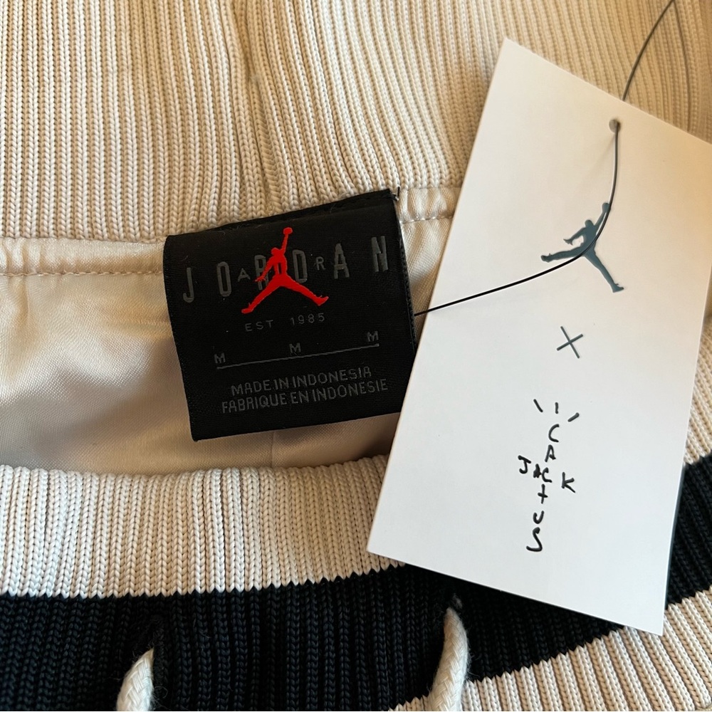 Nike Jordan x Travis Scott Paisley Shorts - Picture 5 of 6
